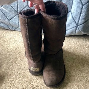 Tall brown Ugg’s